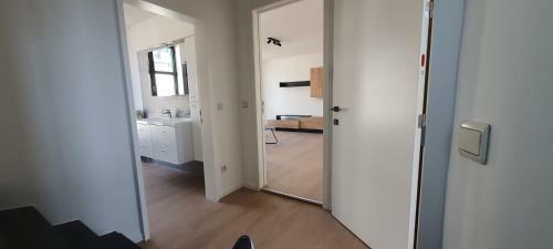 Luxury New Apartment Near The Center