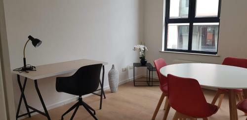 Luxury New Apartment Near The Center