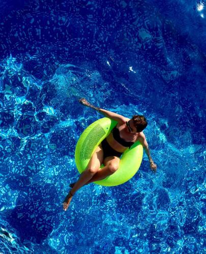 Seaview Apartment Complex Karia
