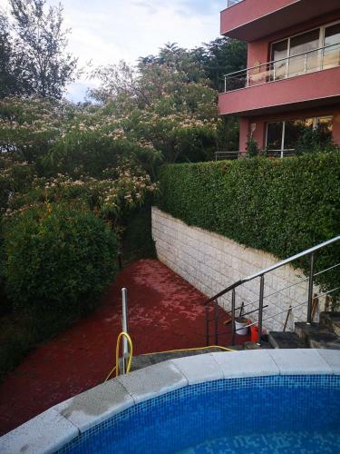Seaview Apartment Complex Karia