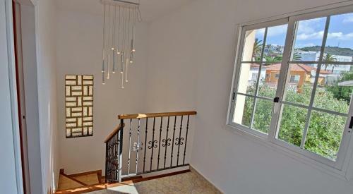 Magn�fica Y Espaciosa Villa Con Piscina Y Jardin
