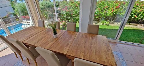 Magn�fica Y Espaciosa Villa Con Piscina Y Jardin