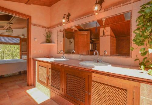 Villa Lola
