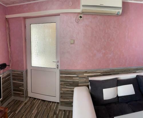 Hostal Lyusi House 1