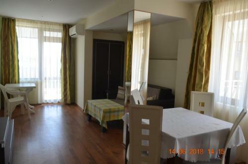 Hostal Guesthouse Opal