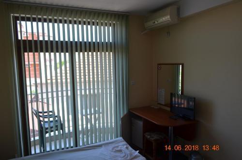 Hostal Guesthouse Opal