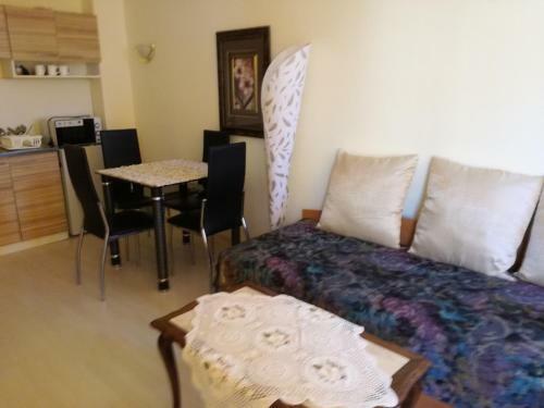 Krasi Apartments In Perla Complex