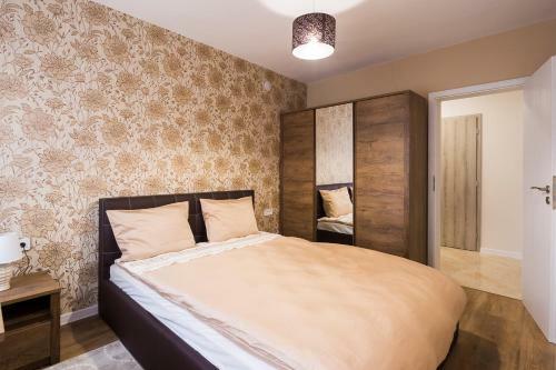Luxury New Three Bedroom Apartment
