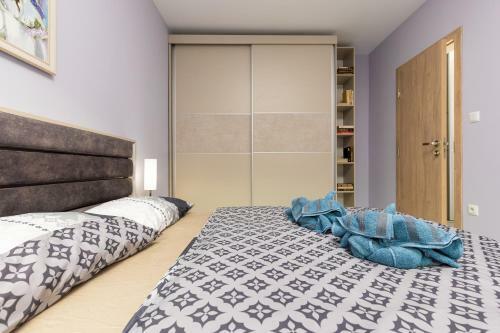 The Purple 1db Apartment With A Parking Spot