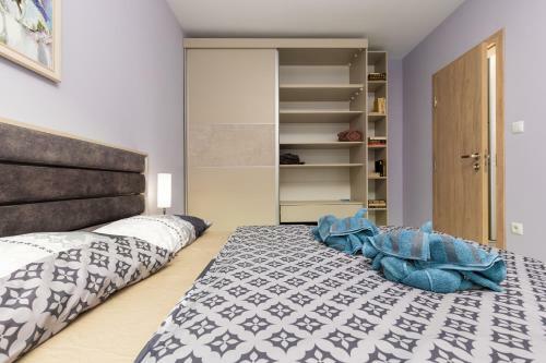 The Purple 1db Apartment With A Parking Spot