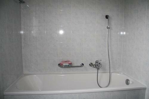 Hostal Ergomotion Losone Michio