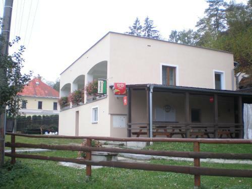 Apartamento Ubytov�n� Pod Hradem Dobronice 111