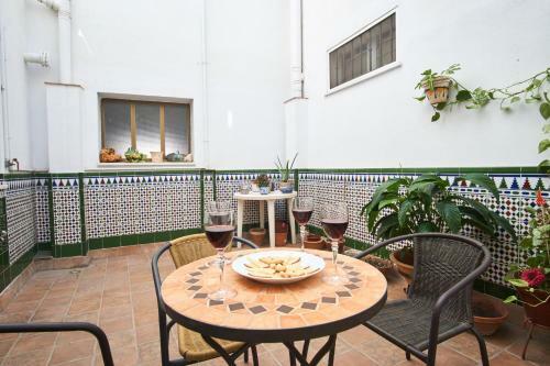 Apartamento Rodrigo de Triana Courtyard By Valcambre