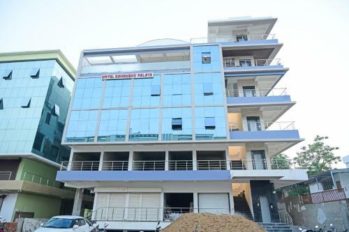 Oyo Flagship 83429 Hotel Kamdhenu Palace