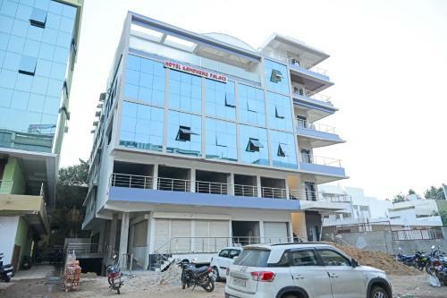 Oyo Flagship 83429 Hotel Kamdhenu Palace