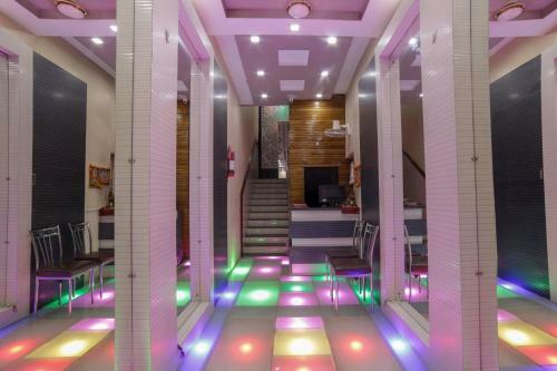 Hotel Oyo 61135 Halwai Association