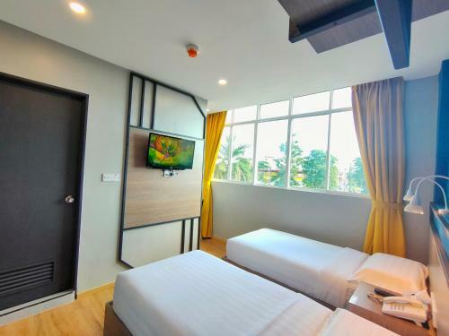 Uptown Hotel