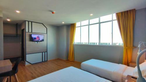 Uptown Hotel