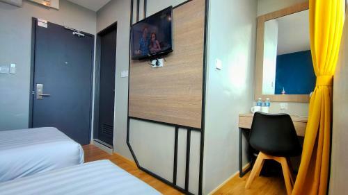 Uptown Hotel