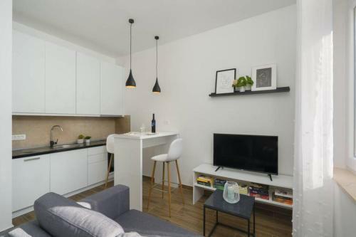 Charming Apartment By The Sea