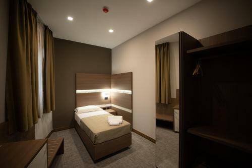 Building Hotel
