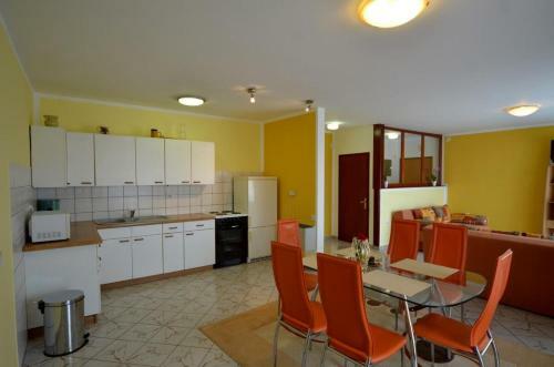 Apartment Varvari 17751b