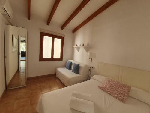Facing The Sea In Puerto de S�ller - Sa Paleta
