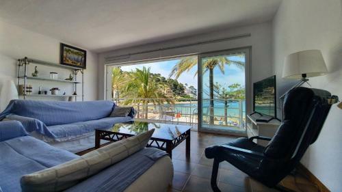 Facing The Sea In Puerto de S�ller - Sa Paleta