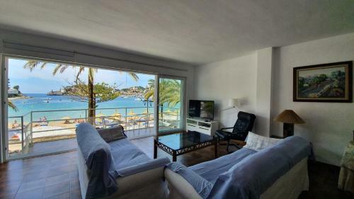 Facing The Sea In Puerto de S�ller - Sa Paleta