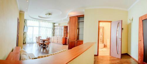 Apartamenty V Arkadiiskom Dvortse S Vidom Na More