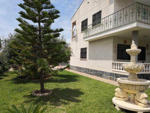 Villa Con Jard�n Piscina Y Cerca de La Playa