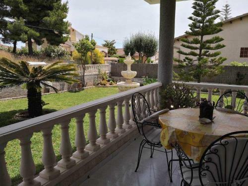 Villa Con Jard�n Piscina Y Cerca de La Playa