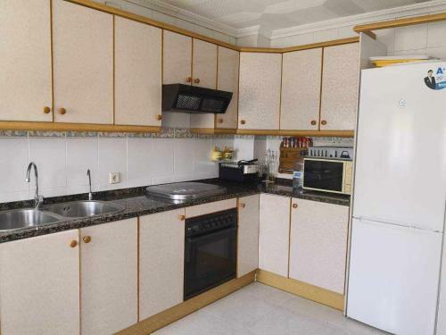 Villa Con Jard�n Piscina Y Cerca de La Playa