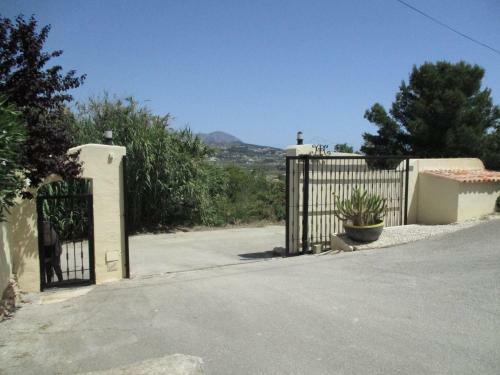 Mediterranes Reihenhaus Mit Gemeinschaftspool Und Meerblick