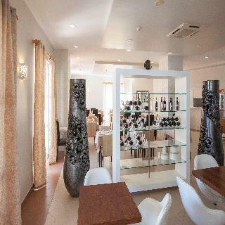 Aparthotel Vitor's Plaza