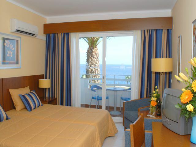 Hotel Roca Mar