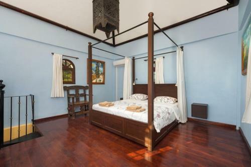 Castle Tower Apartment In Rural Holiday Park.