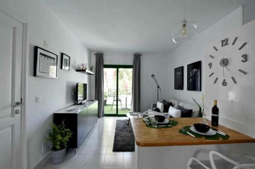 Apartamento Holyhome White 203