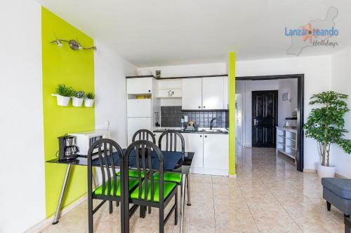 Green Apartment, Bright Apt In Costa Teguise