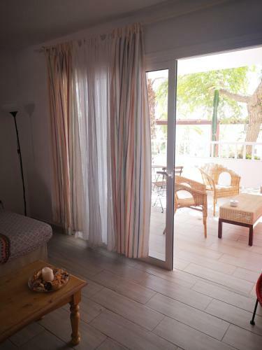 Comfortable Cleo Apartment With Large Terrace