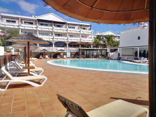 Comfortable Cleo Apartment With Large Terrace