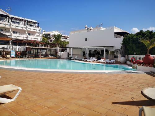 Comfortable Cleo Apartment With Large Terrace