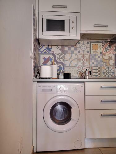 Comfortable Cleo Apartment With Large Terrace