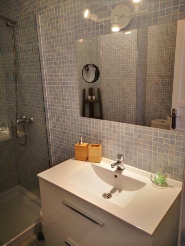 Comfortable Cleo Apartment With Large Terrace