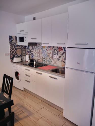 Comfortable Cleo Apartment With Large Terrace