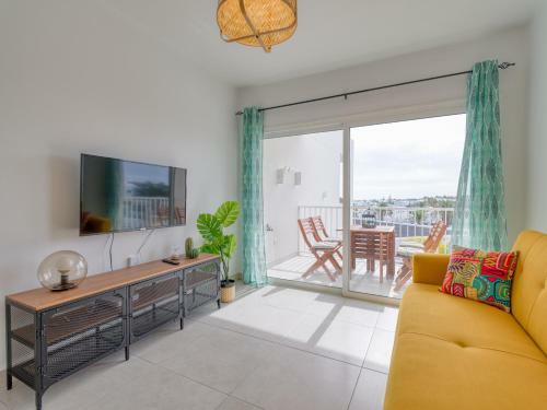Moderno Apartamento Con Piscina En Costa Teguise