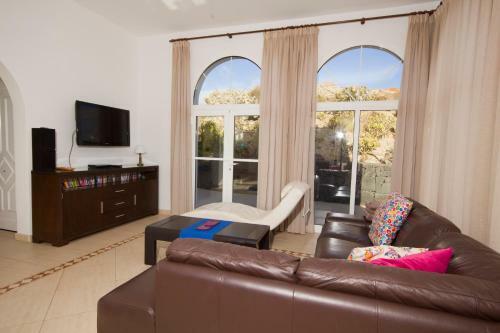 Stunning Detached Villa With Unspoiled Views - All You Need And More!