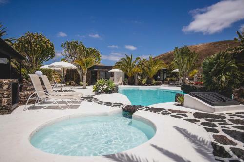 Hostal Finca Malvasia Vineyard