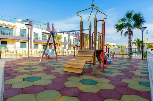 Luxurious 2 Bedroom Apartment Near The Beach