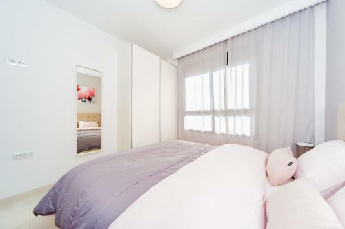 Luxurious 2 Bedroom Apartment Near The Beach